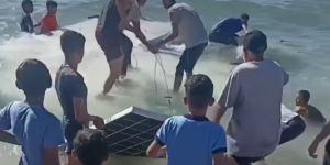 Des panneaux solaires embarqués sur l&rsquo;un des bateaux de la  Global Sumud Flotilla  se sont échoués à Gaza